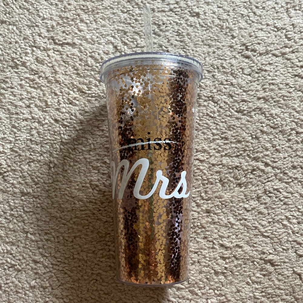 Mrs water cup